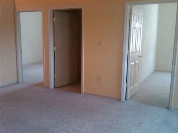 467 N Tratt St #5, Whitewater, WI 53190