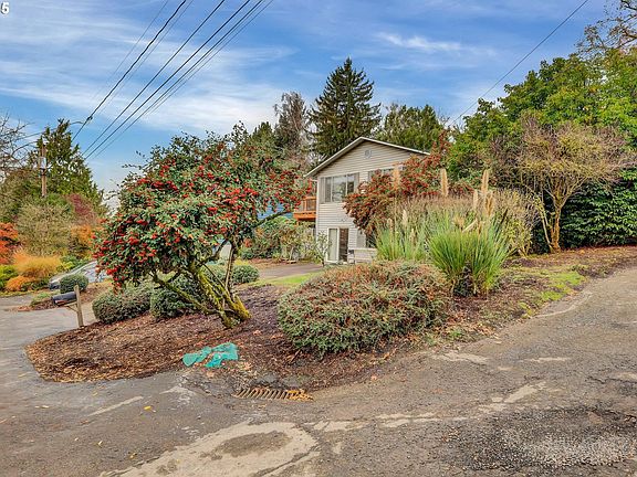 2nd image of 3605 SW Texas St