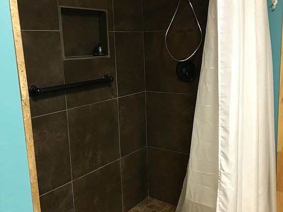 Walk-in Shower 1