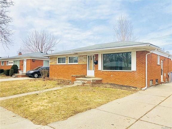 3rd image of 25848 Warrington St