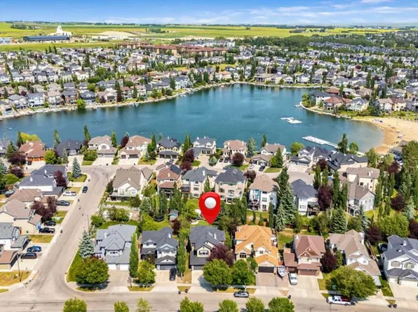 391 W Banister Dr, Okotoks, AB T1S 1W2