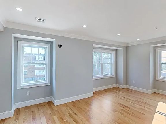 3rd image of 23-25 Bowdoin Ave #5