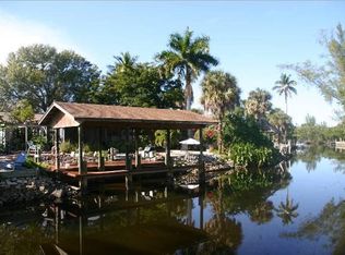 3223 Lakeview Dr, Naples, FL 34112