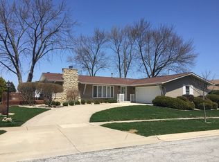 15335 Las Robles St, Oak Forest, IL 60452