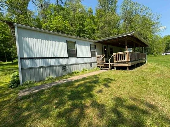 516 Rock Camp Rd, Gassaway, WV 26624