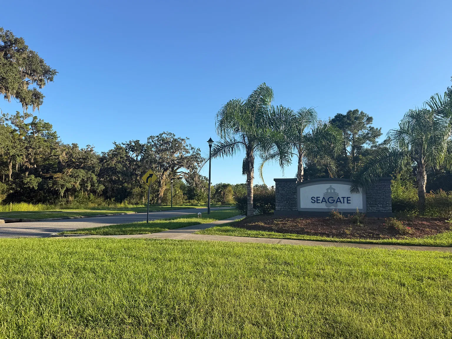 4 bed, 2.5 bath, 2268 sqft, $2,700 — Photo 2
