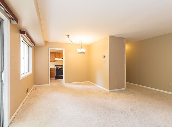 4th image of 10642 Montrose Ave APT 102