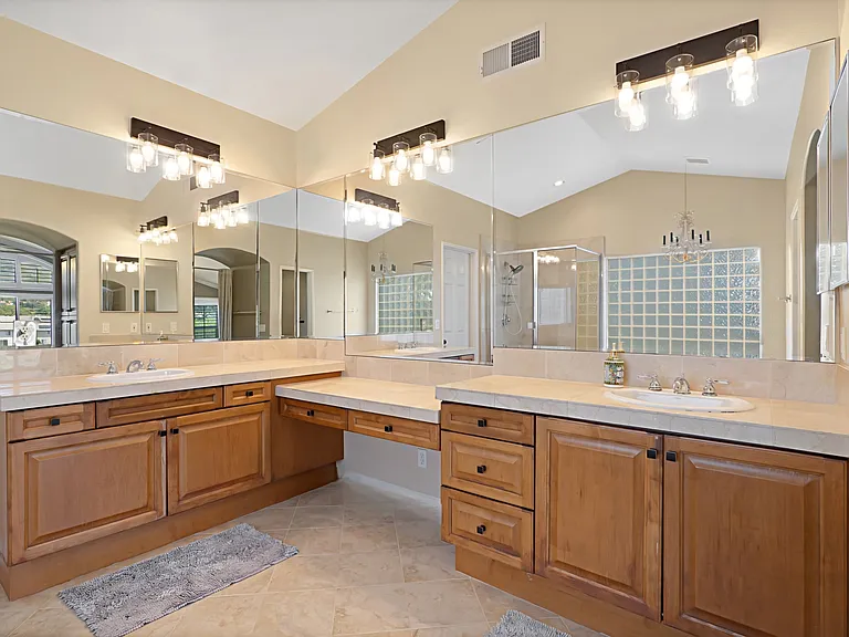 11526 Meadow Grass Ln — Photo 18