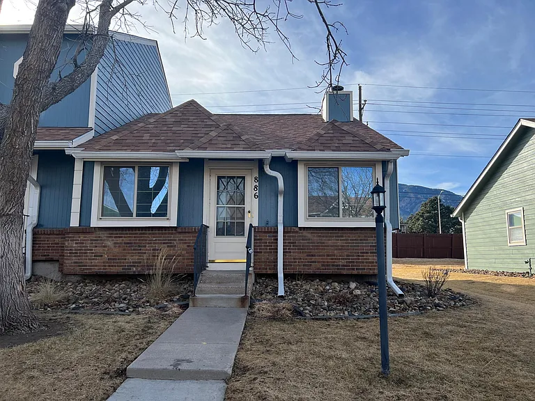 886 London Green Way — Photo 2