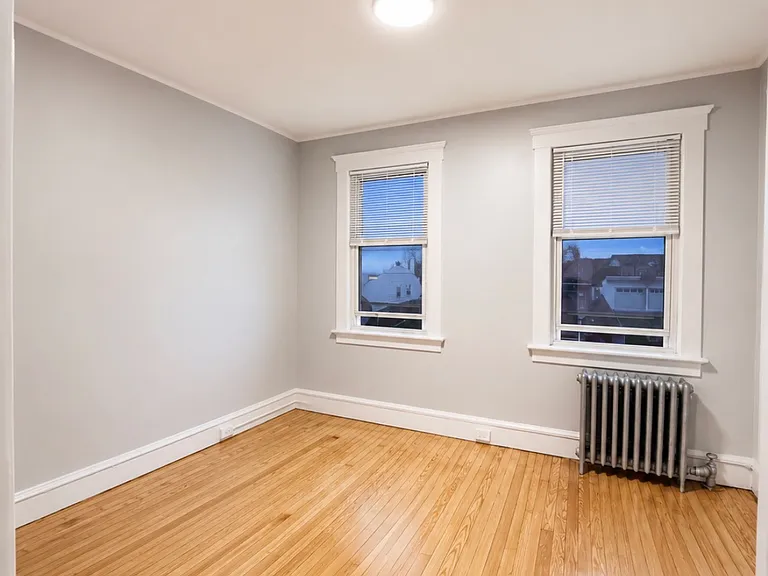 32 Edwin St #2 — Photo 7