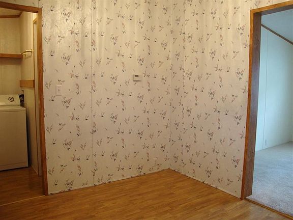 4th image of 3808 Harry Ave