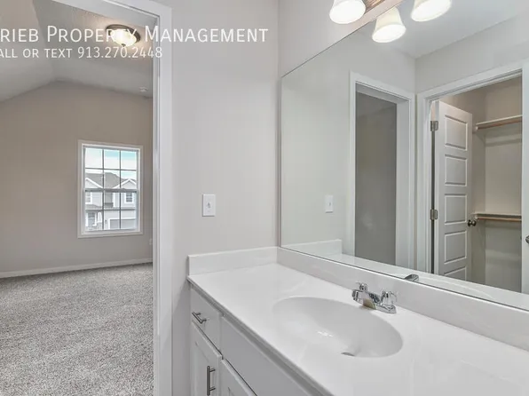 2677 W Dartmouth St, Olathe, KS 66061