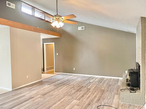 5th image of 4819 NE Winfield Cir