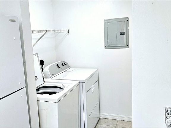 5th image of 5005 Wiles Road #303