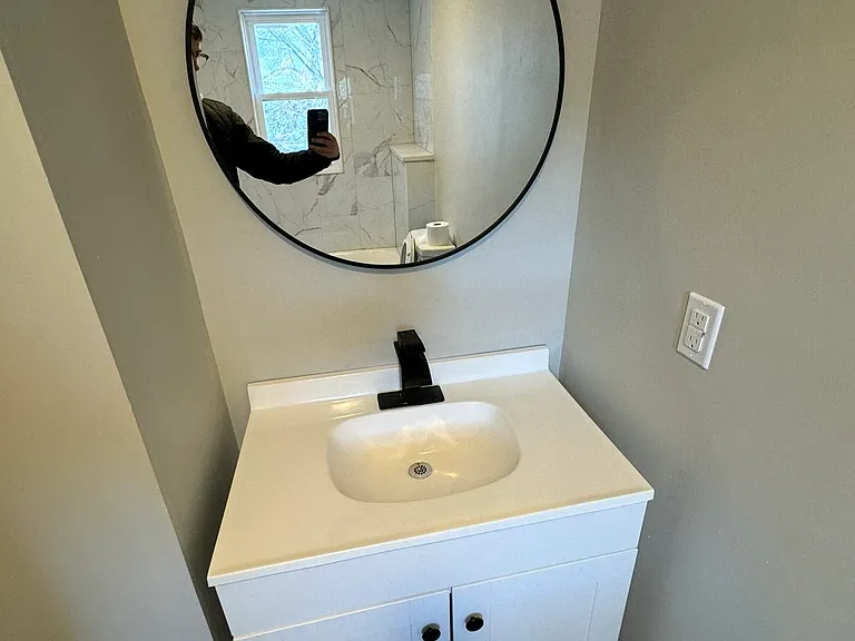 722 E 4th St #3 — Photo 13