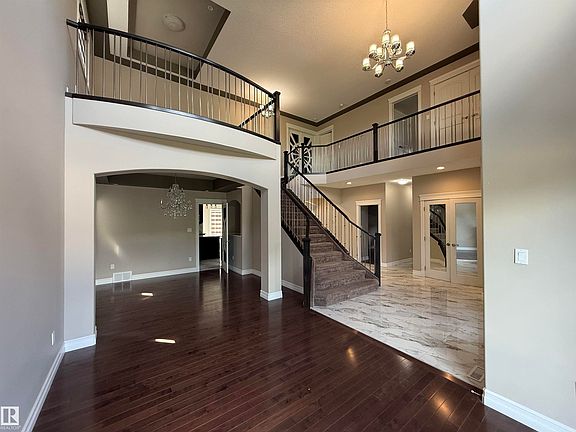5th image of 1721 Adamson Cres SW