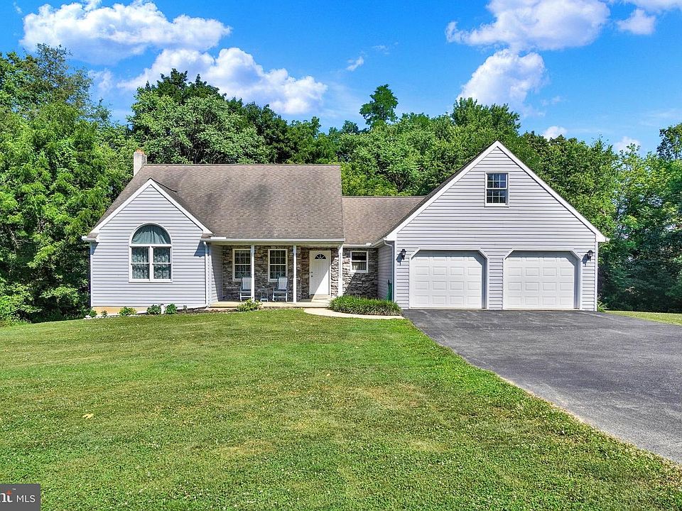 1st image of 176 Falmouth Rd