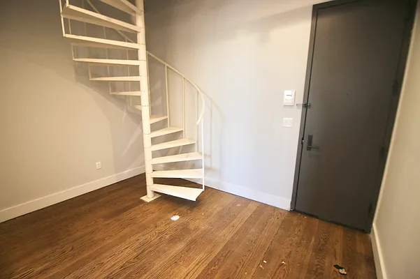 Rented by Delmark Realty LLC | media 34