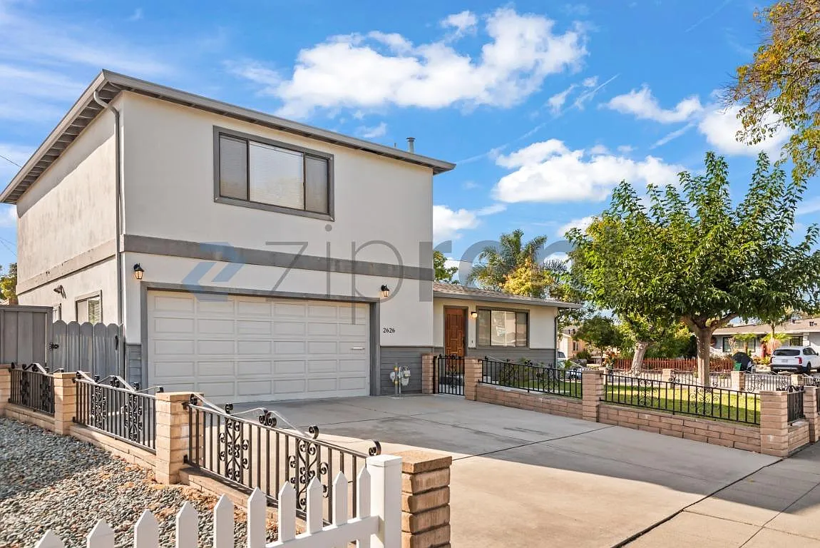 3 bed, 2115 sqft, $5,800 — Photo 3