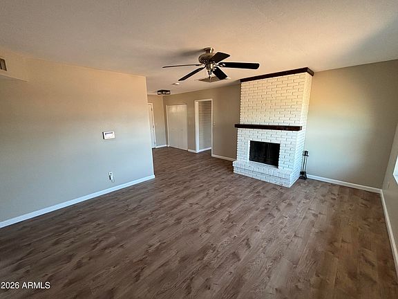 3rd image of 9547 E DALLAS Street