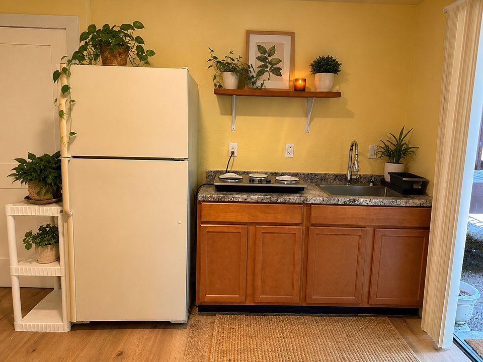 1st image of 14112 NE 62nd St #2