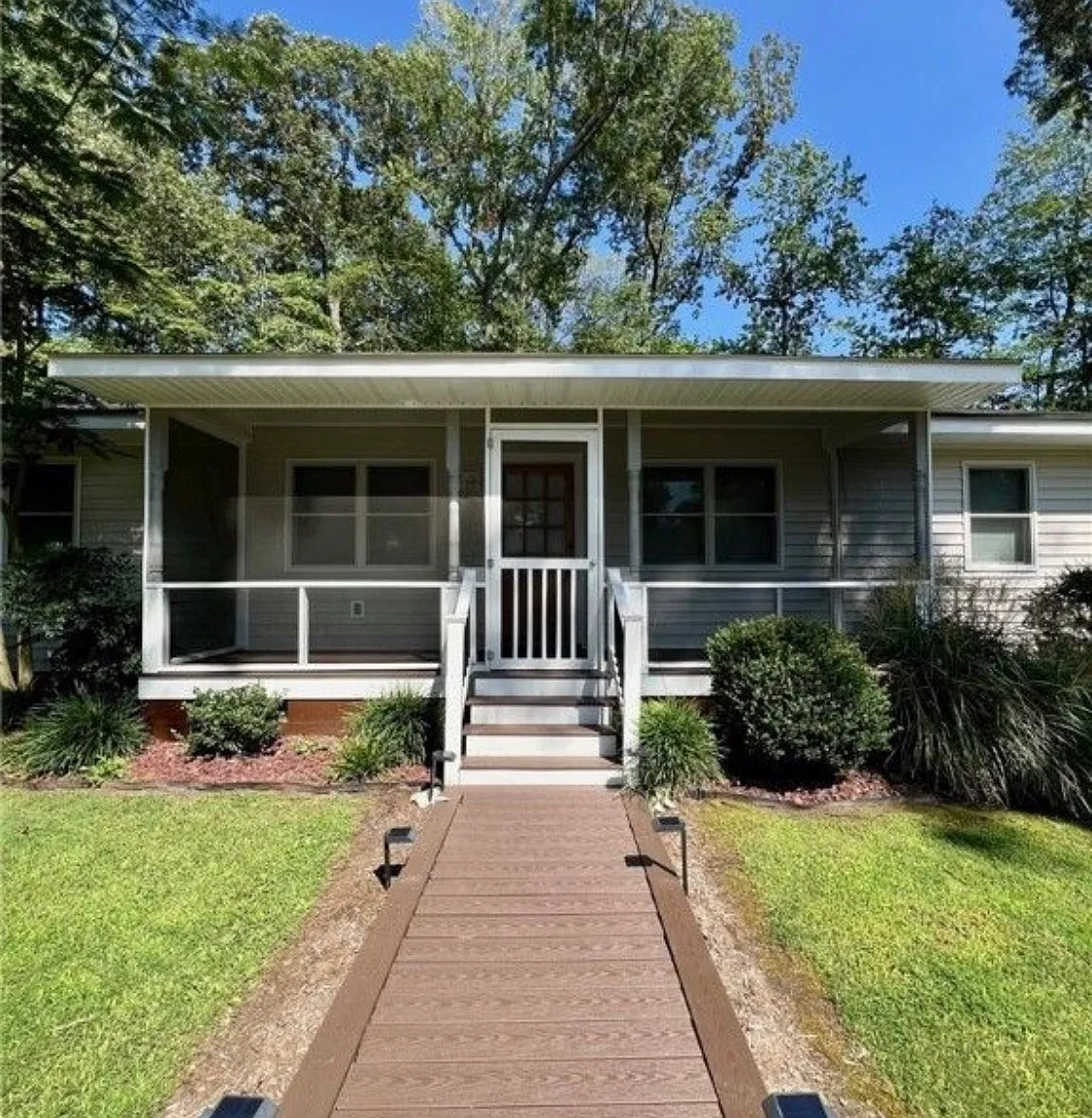 3 bed, 1305 sqft, $2,000 — Photo 1