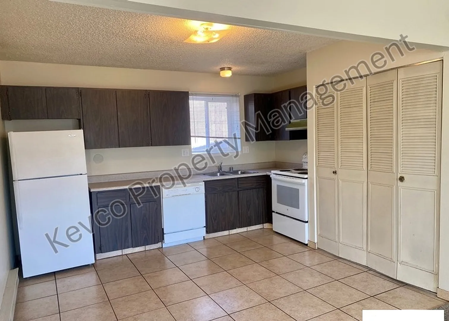 1812 Pecan St — Photo 3