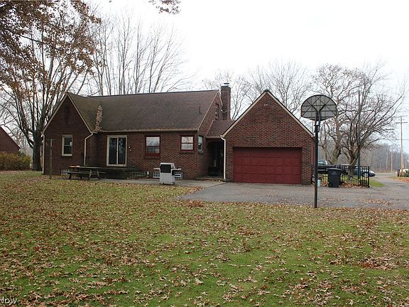 4th image of 3236 Ravenna Ave