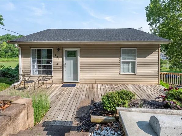 255 Bond St, Winston Salem, NC 27127