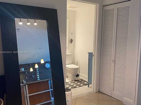 4th image of 185 SW 7th St APT 1607