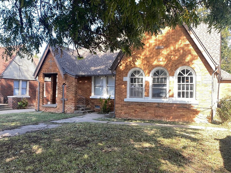 1st image of 913 East Dr #913