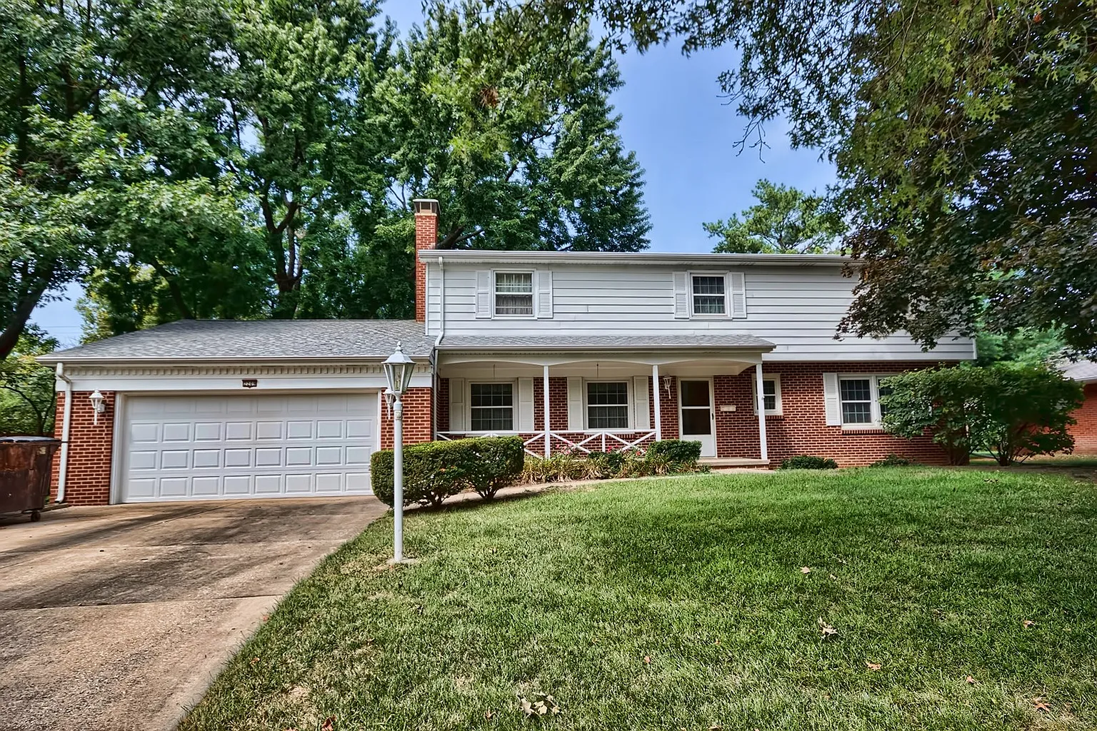 2209 Combes St photo 1