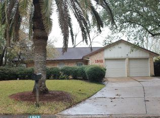 1903 Williamsburg Ct S, League City, TX 77573