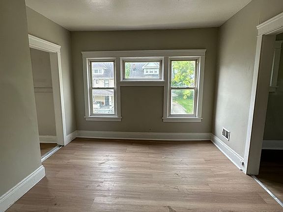 3rd image of 1185 E 123rd St #1
