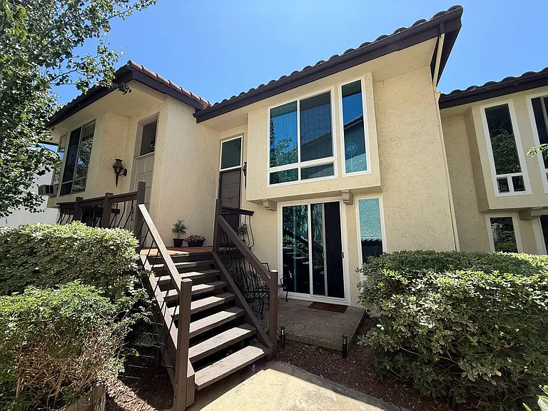 2404 Altisma Way #D — Photo 1