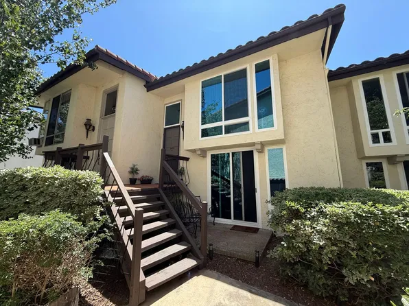 2404 Altisma Way Unit D, Carlsbad, CA 92009