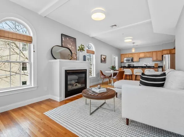 104 Woodstock St Unit 3, Somerville, MA 02144