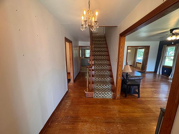 2nd image of 715 E Market St