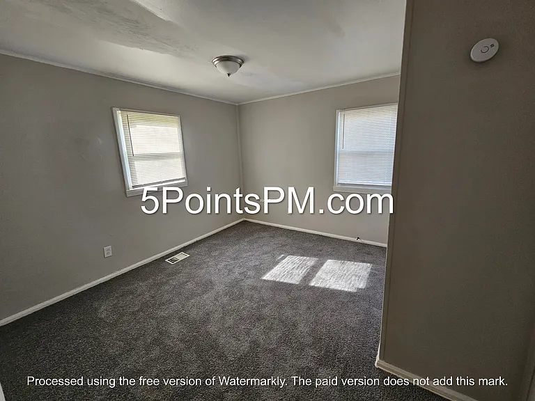 4332 E 143rd St — Photo 5