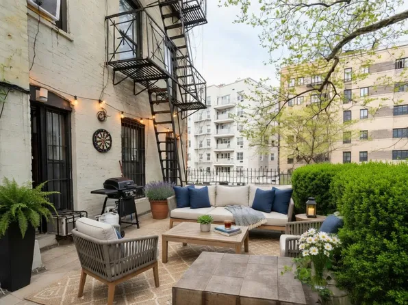 18 King Street image 1 of 7