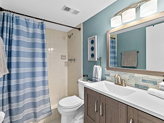 3rd image of 3580 S Oceanshore Blvd
