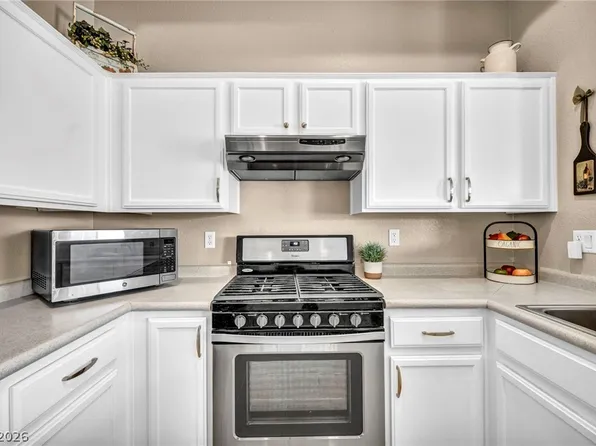 2305 W Horizon Ridge Pkwy APT 3621, Henderson, NV 89052