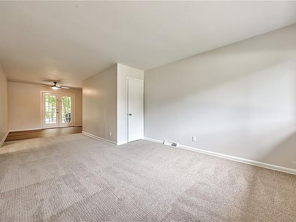 4th image of 10820-10822 W 49th St