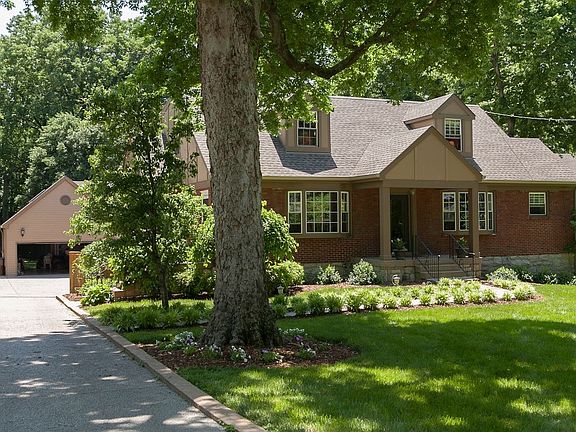 2nd image of 2005 Cedar Ln