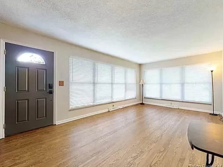 9200 Walnut St — Photo 4