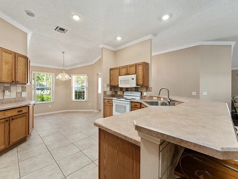 1205 Bower Ln — Photo 5