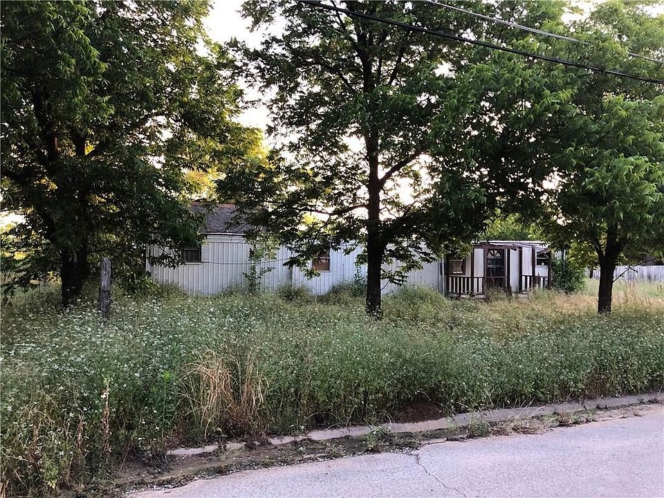 1st image of 333 E Jasper St