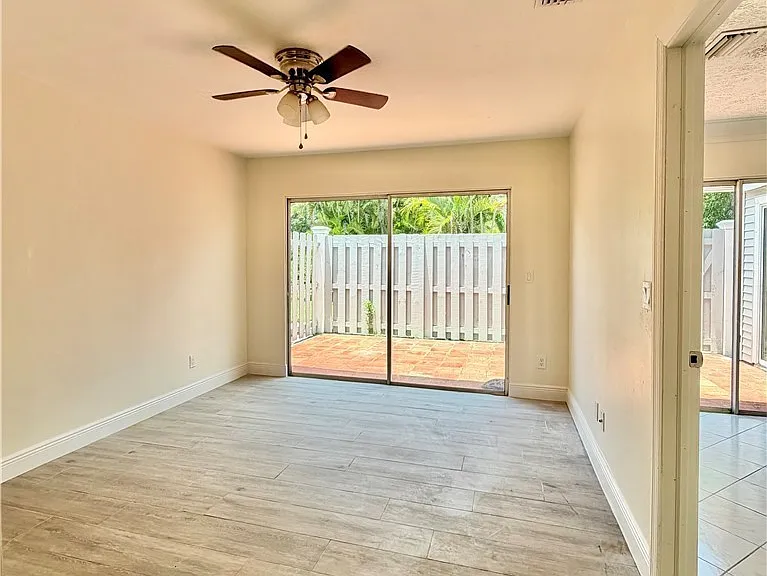 6220 Timberwood Cir #122 — Photo 29
