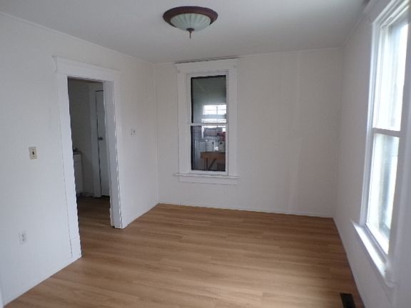 5th image of 73 E Blake Ave