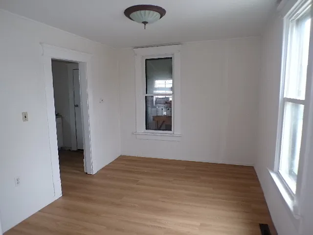 73 E Blake Ave — Photo 5